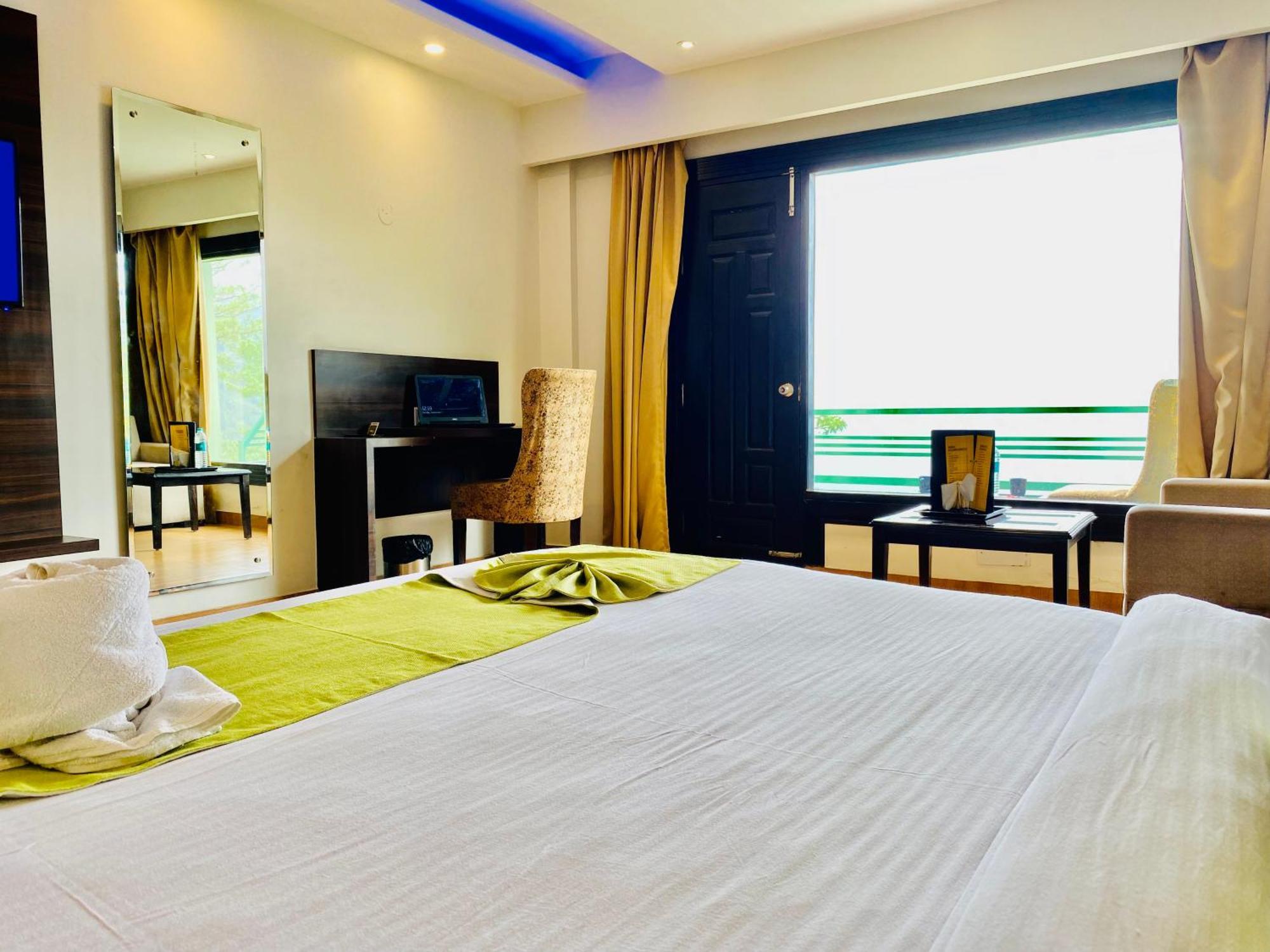Royal Green Mashobra - Mountain And Valley View Rooms Shimla Eksteriør billede